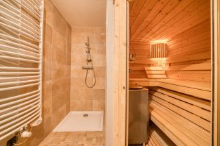 house 7 Rooms for sale on SEVRIER (74320)