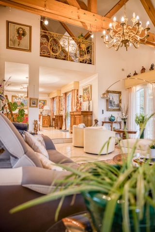 house 13 Rooms for sale on CHINDRIEUX (73310)