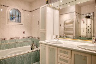 house 13 Rooms for sale on CHINDRIEUX (73310)