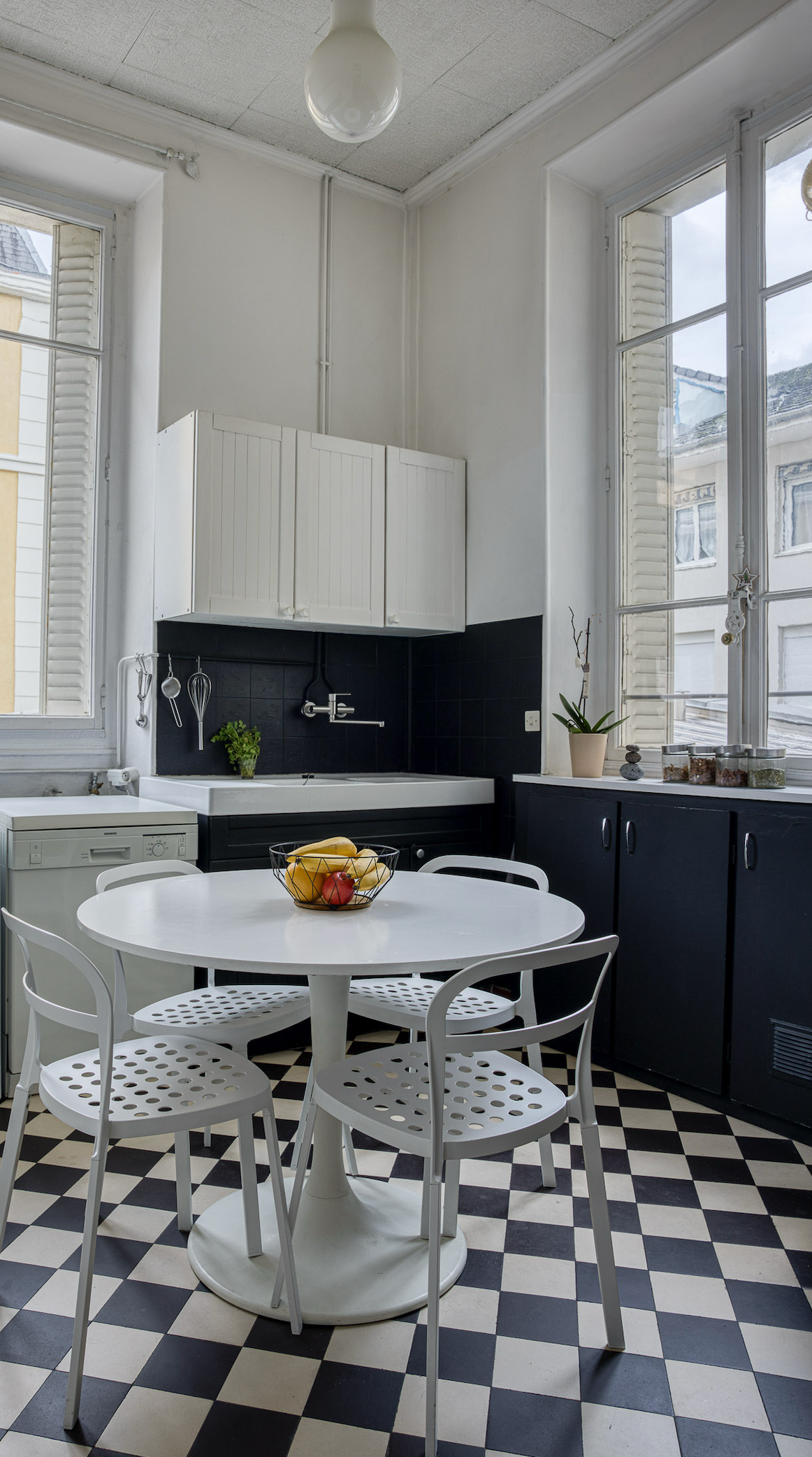 apartment 6 Rooms for sale on AIX LES BAINS (73100)