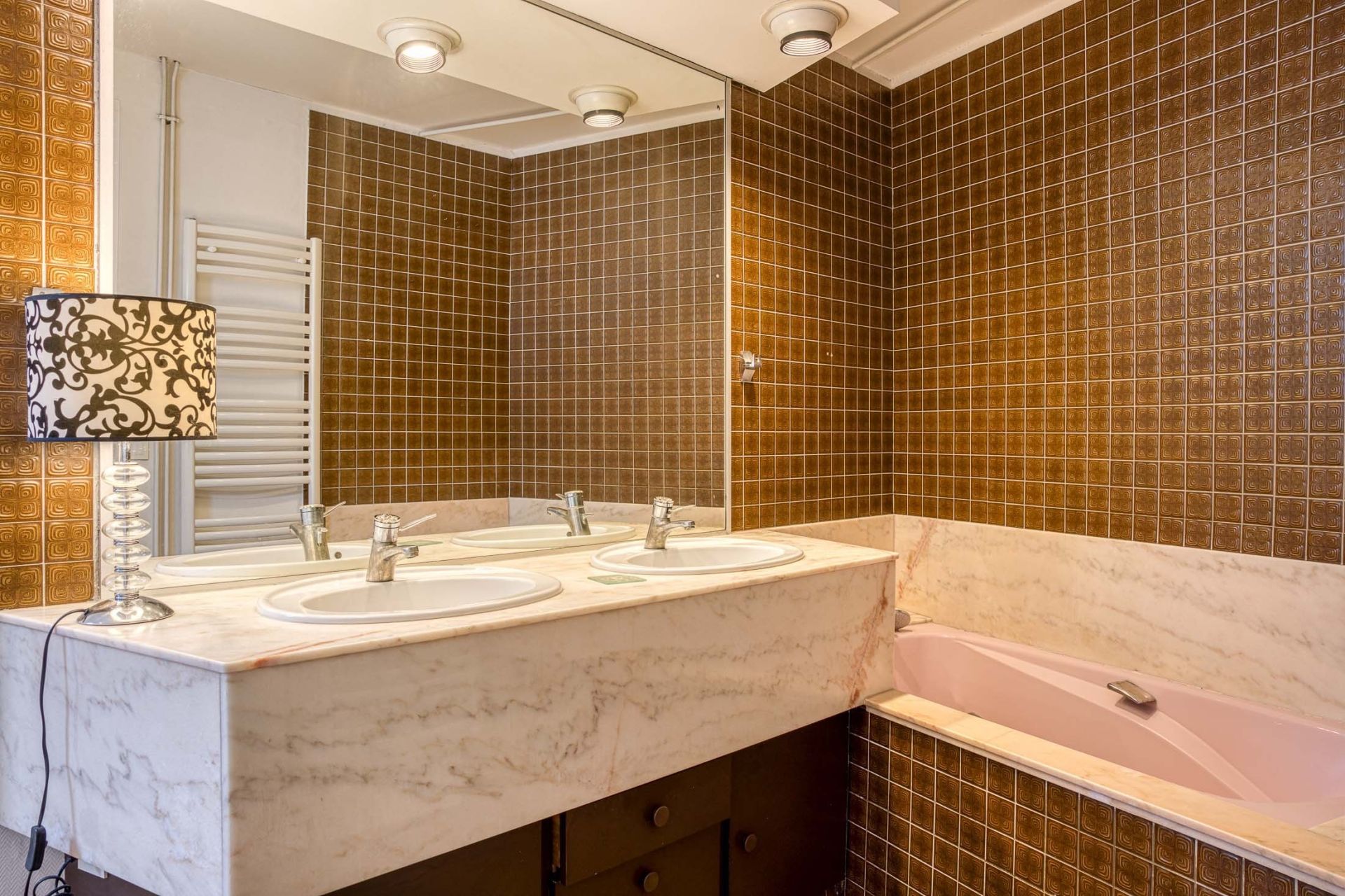 apartment 6 Rooms for sale on AIX LES BAINS (73100)