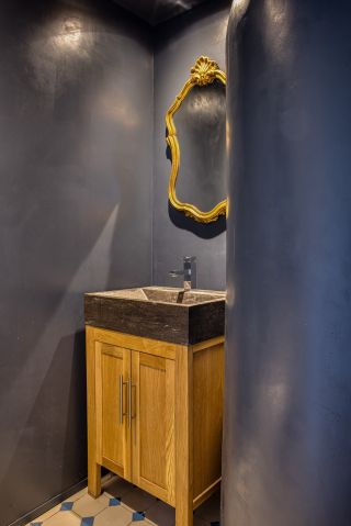 apartment 6 Rooms for sale on AIX LES BAINS (73100)