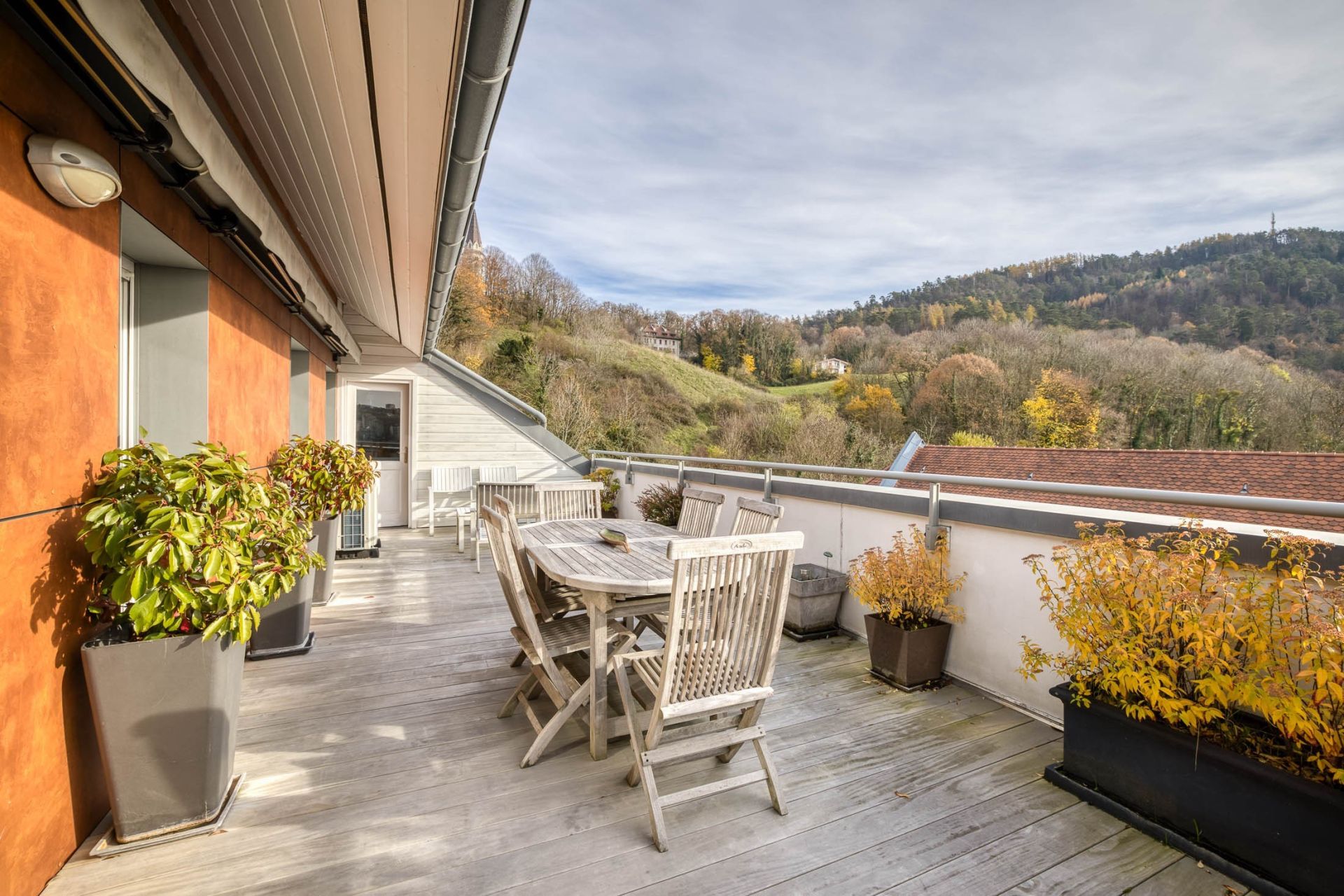 apartment 5 Rooms for sale on ANNECY (74000)