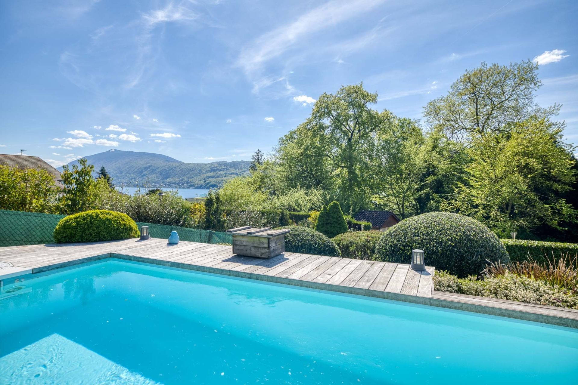 house 8 Rooms for sale on ANNECY (74000)