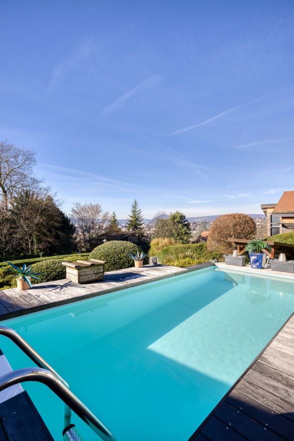 Sale House Annecy-le-Vieux 8 Rooms 230 m²