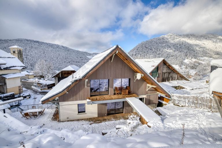 house 5 Rooms for sale on TALLOIRES MONTMIN (74210)