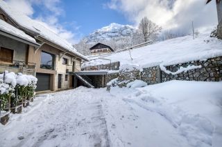 house 5 Rooms for sale on TALLOIRES MONTMIN (74210)