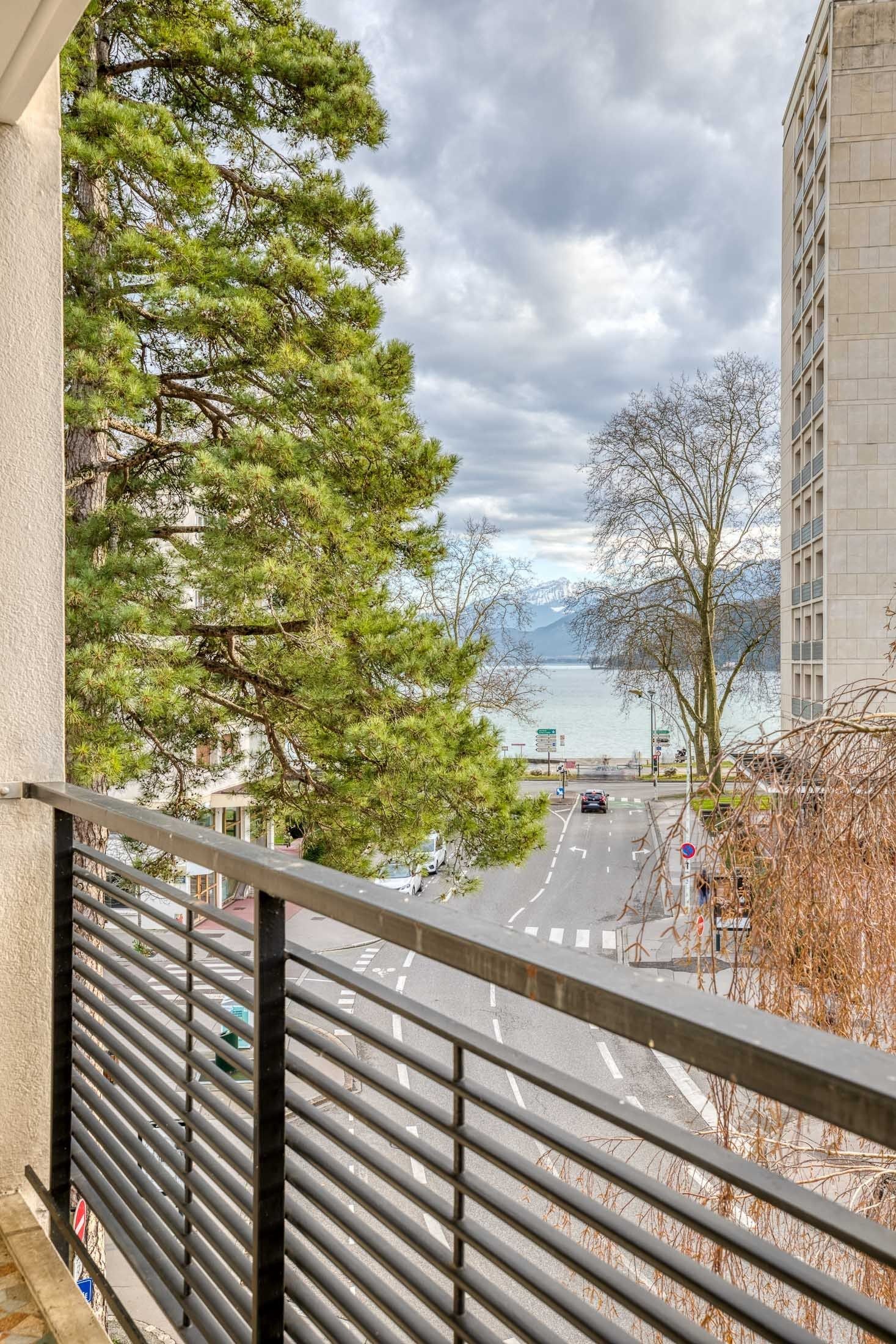 apartment 3 Rooms for sale on ANNECY (74000)