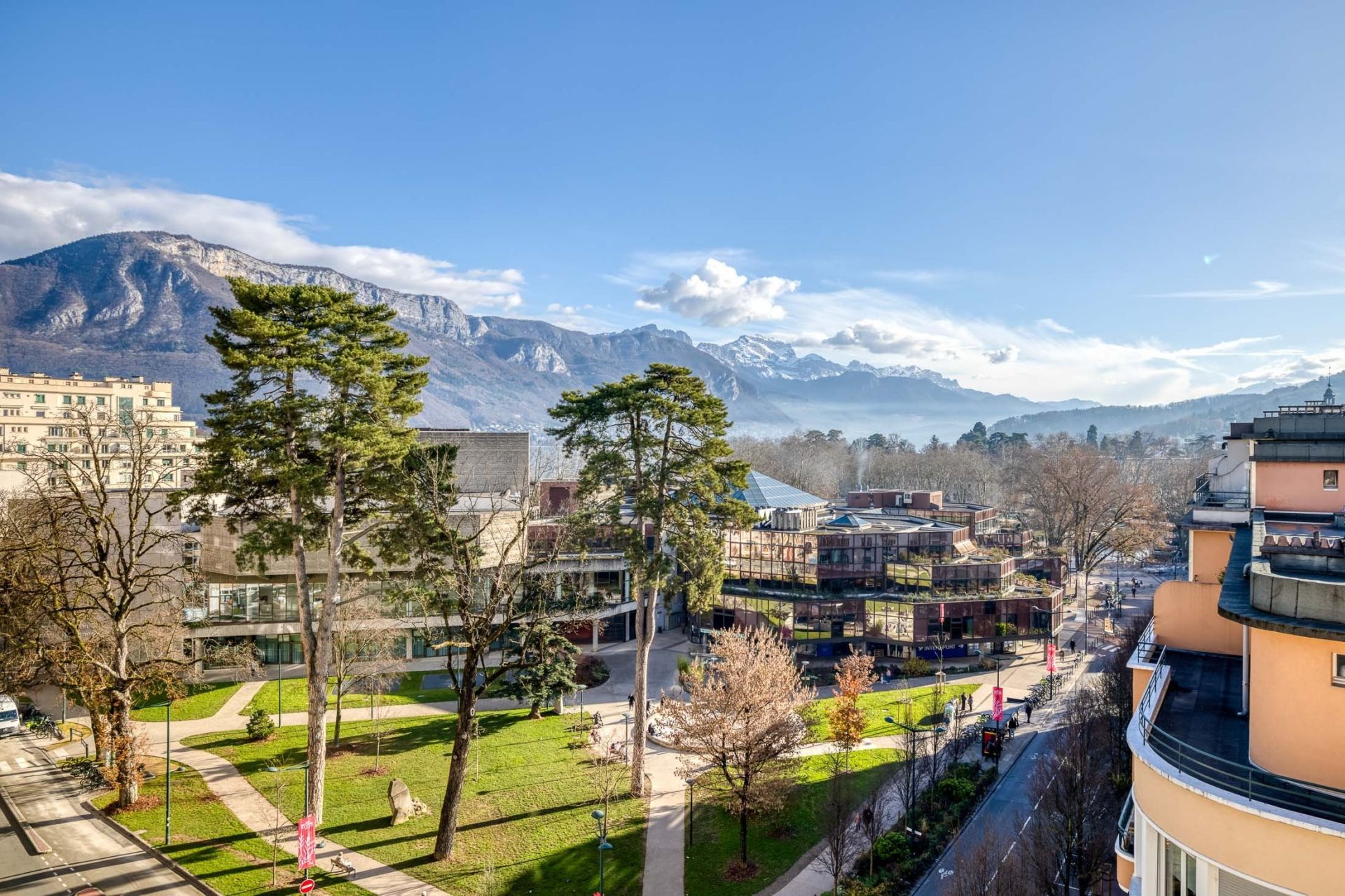 apartment 3 Rooms for sale on ANNECY (74000)