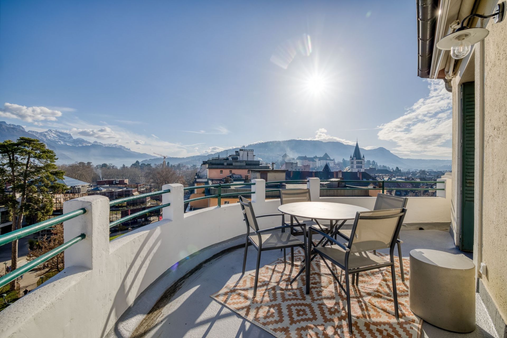 apartment 3 Rooms for sale on ANNECY (74000)