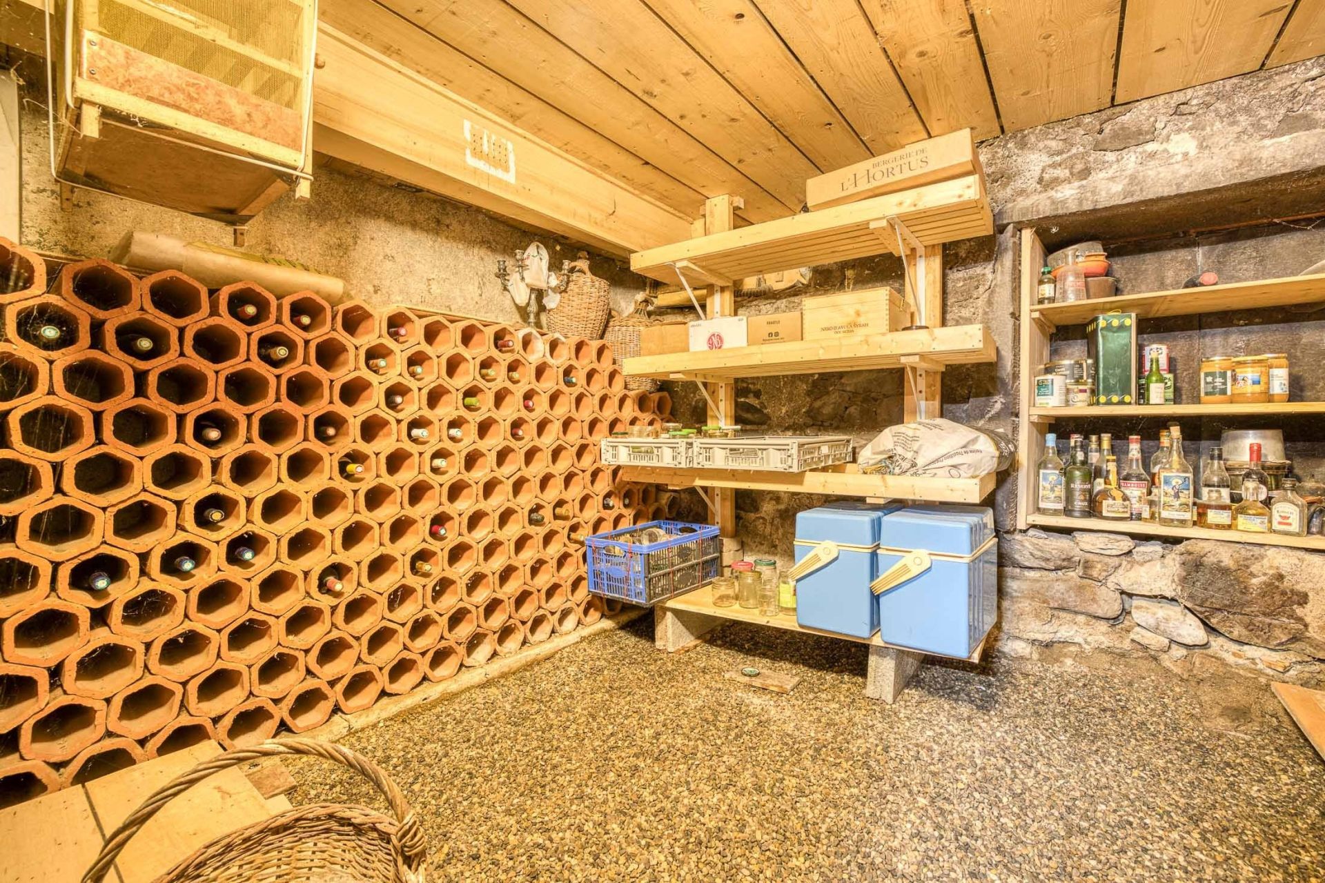 house 12 Rooms for sale on ANNECY (74000)