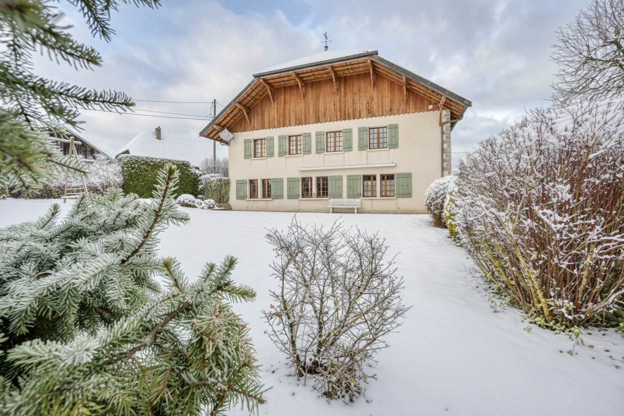 house 12 Rooms for sale on ANNECY (74000)