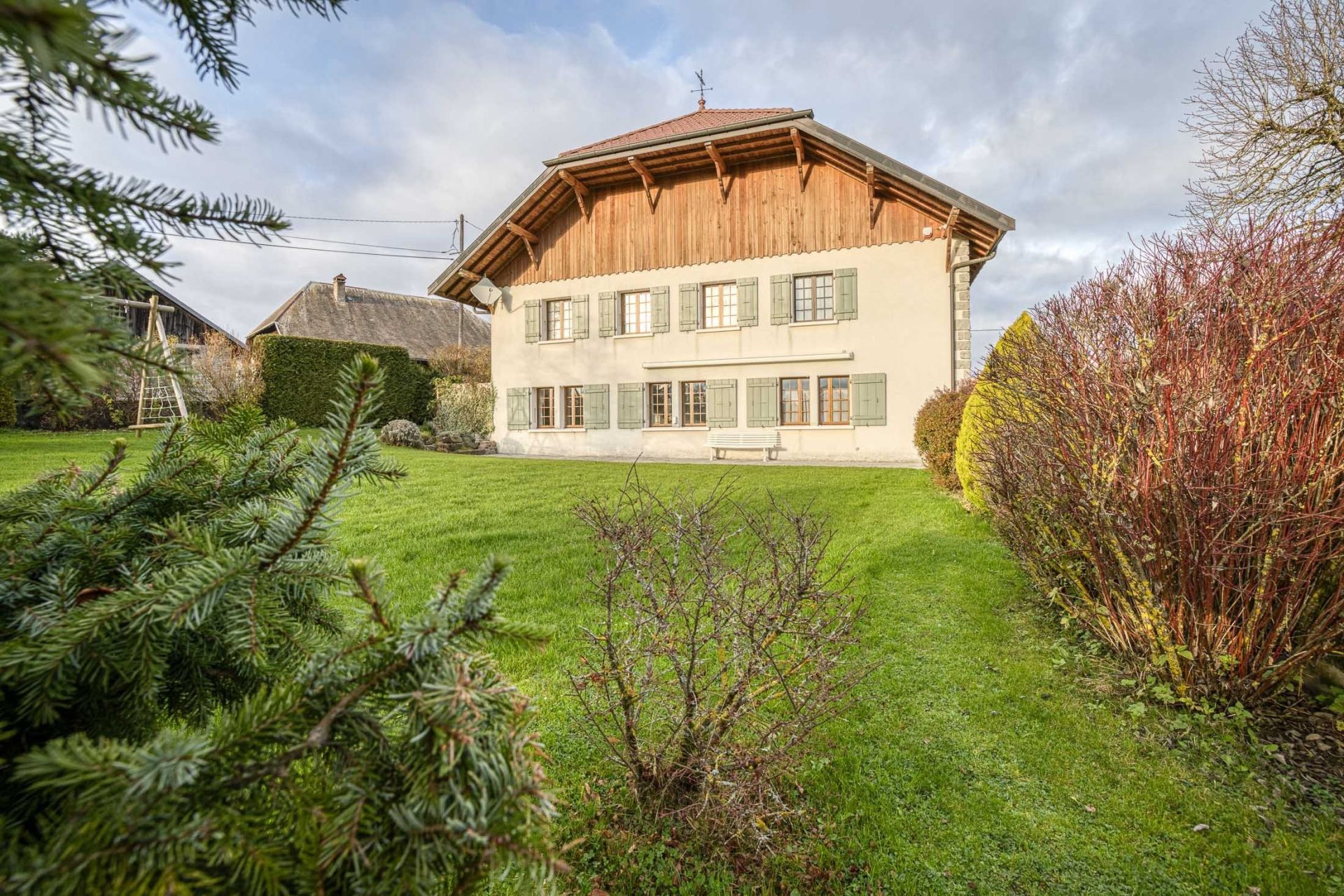 house 12 Rooms for sale on ETAUX (74800)