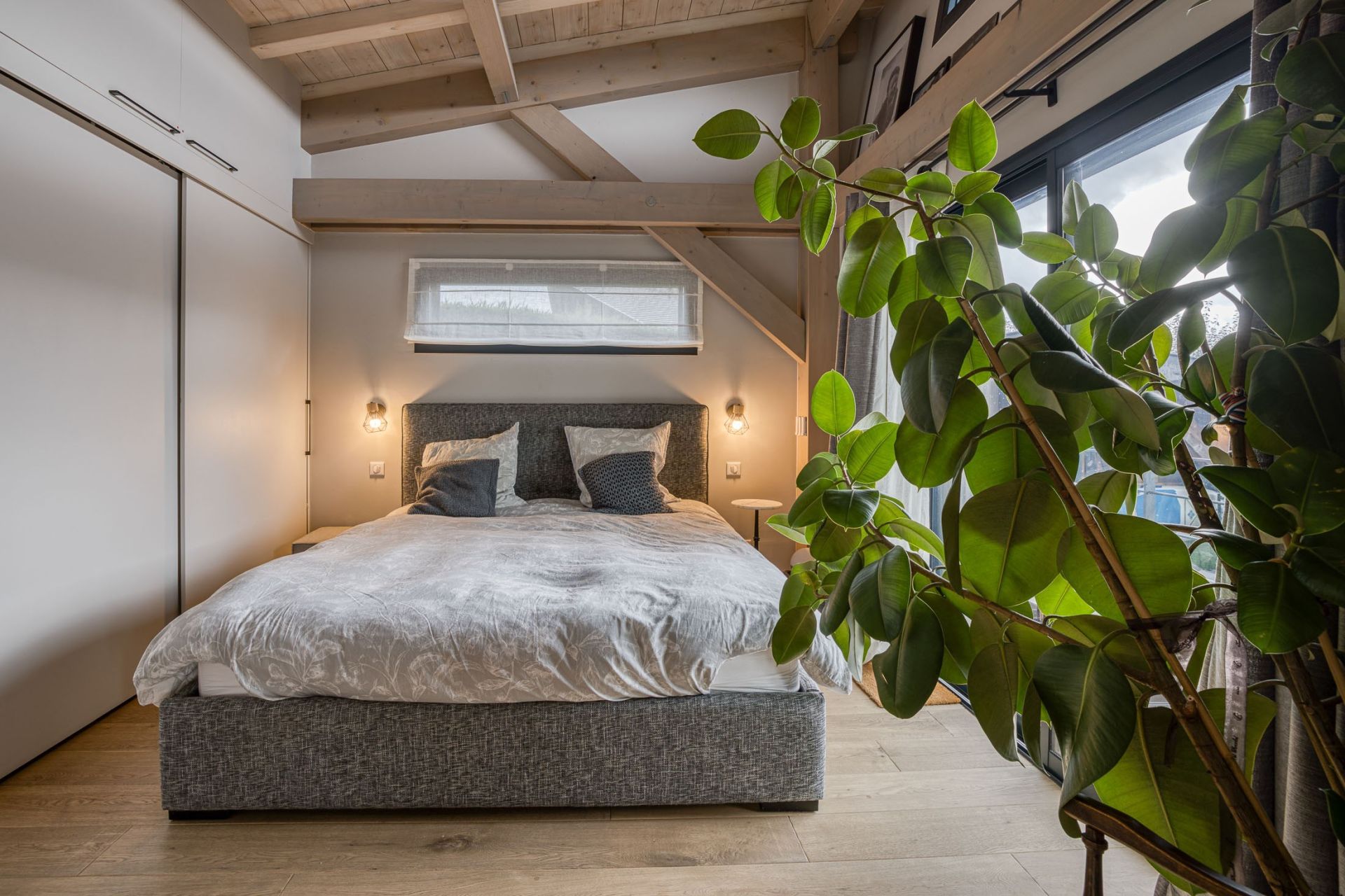 house 5 Rooms for sale on VEYRIER DU LAC (74290)