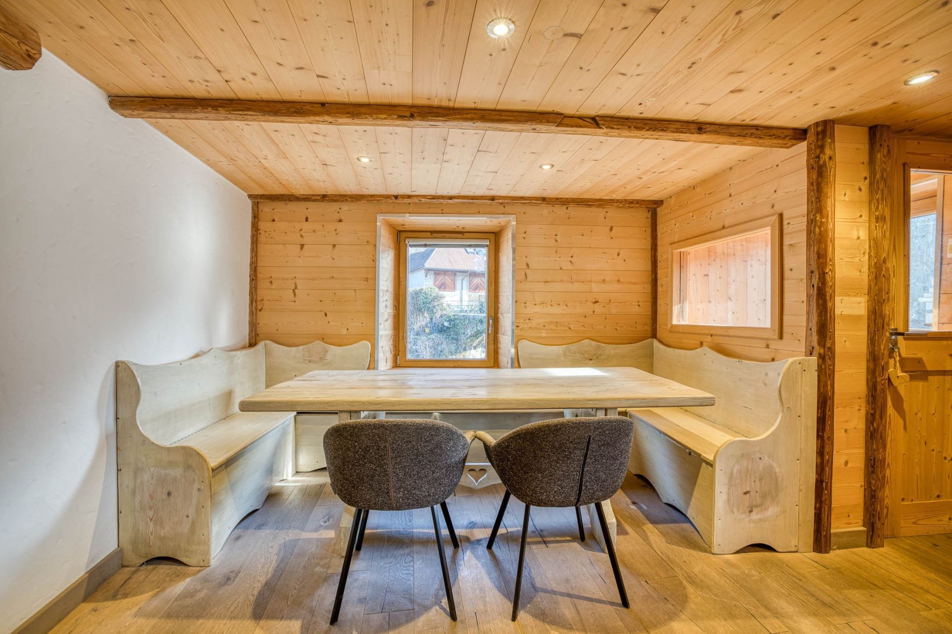 apartment 5 Rooms for sale on DOUSSARD (74210)