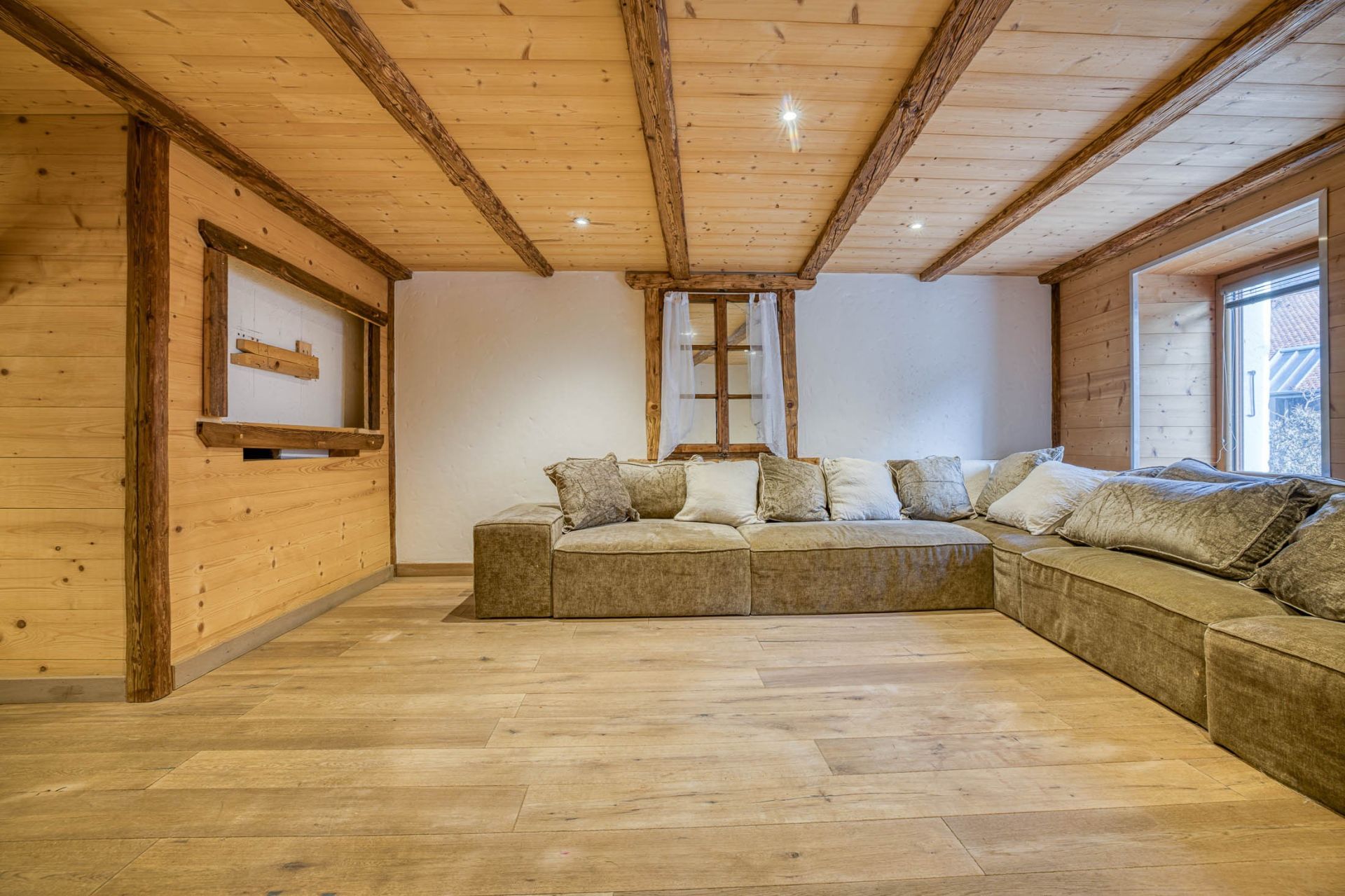 apartment 5 Rooms for sale on DOUSSARD (74210)