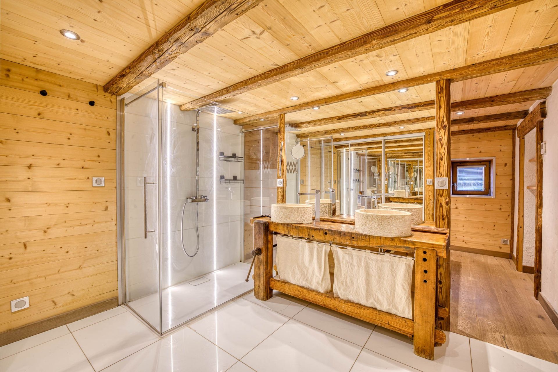 appartement 5 Pièces en vente sur DOUSSARD (74210)