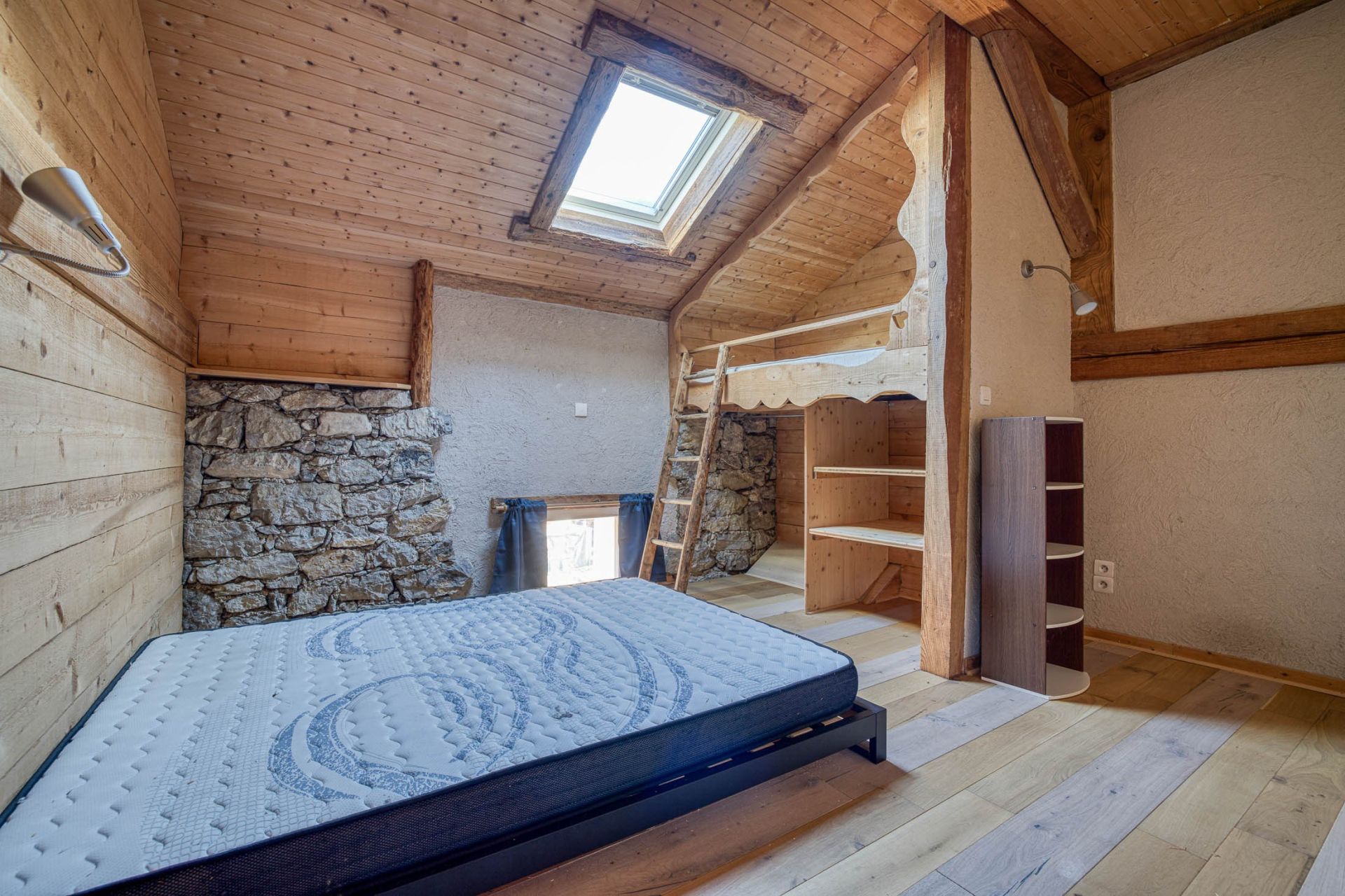 appartement 5 Pièces en vente sur DOUSSARD (74210)
