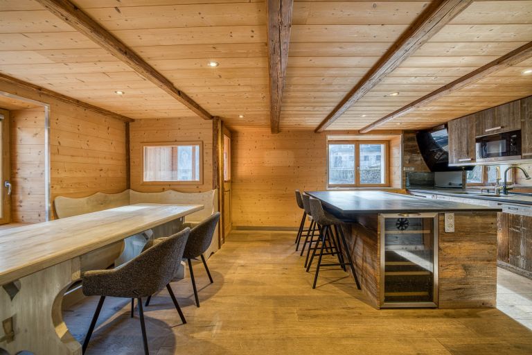 apartment 5 Rooms for sale on DOUSSARD (74210)