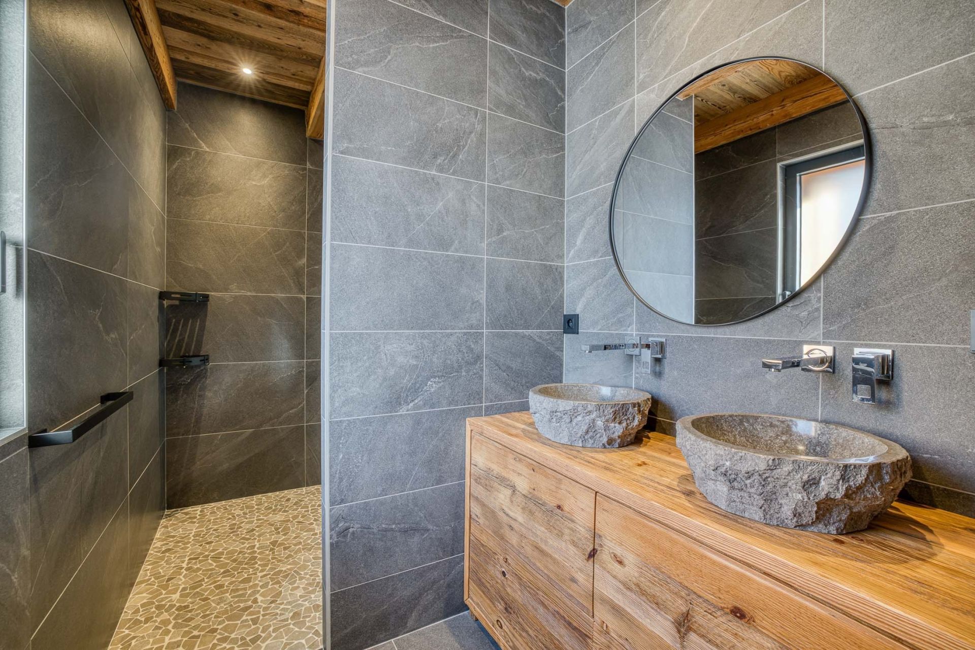 chalet 6 Rooms for sale on LE GRAND BORNAND (74450)