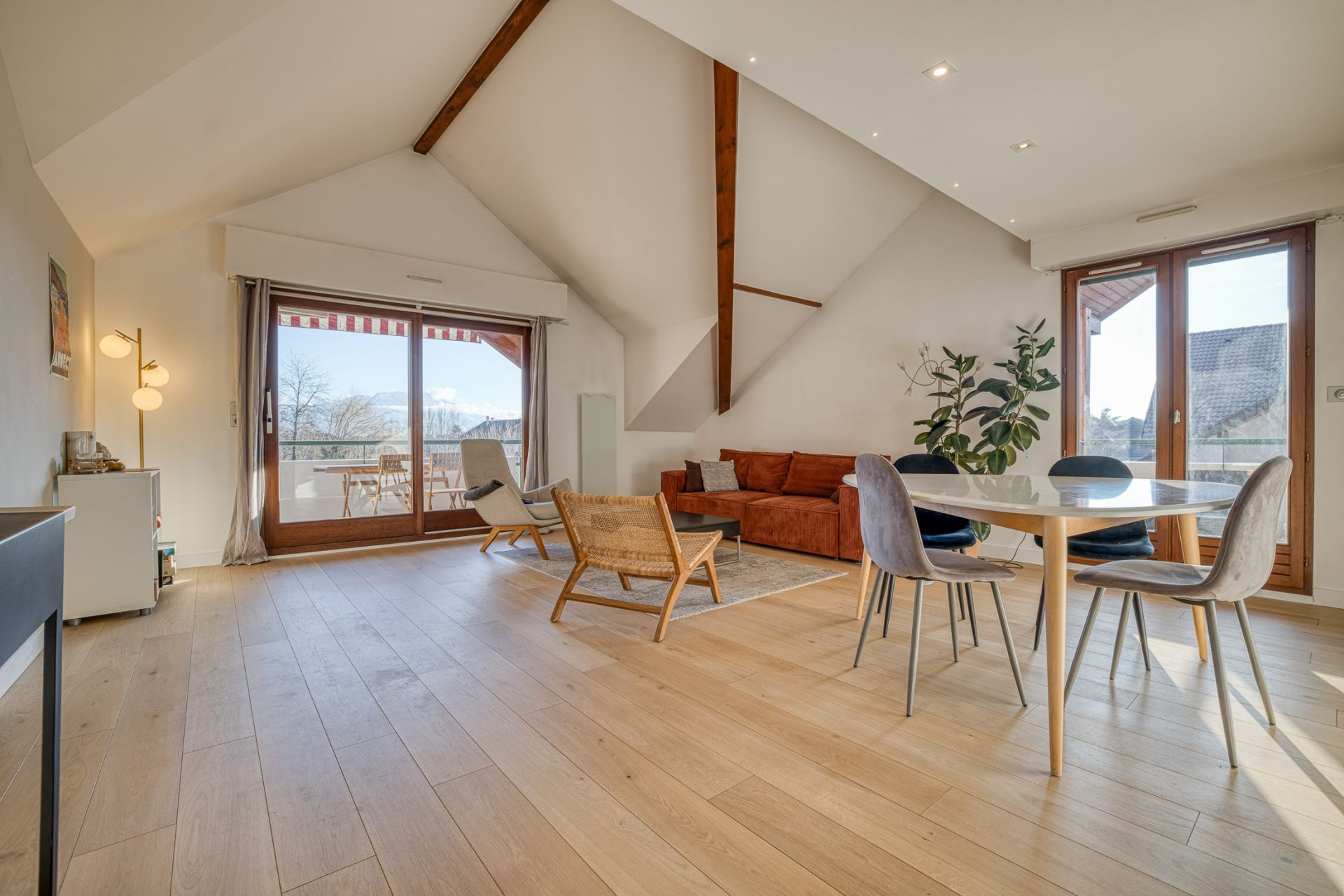 apartment 5 Rooms for sale on ANNECY LE VIEUX (74940)