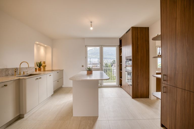 apartment 5 Rooms for sale on ANNECY (74940)