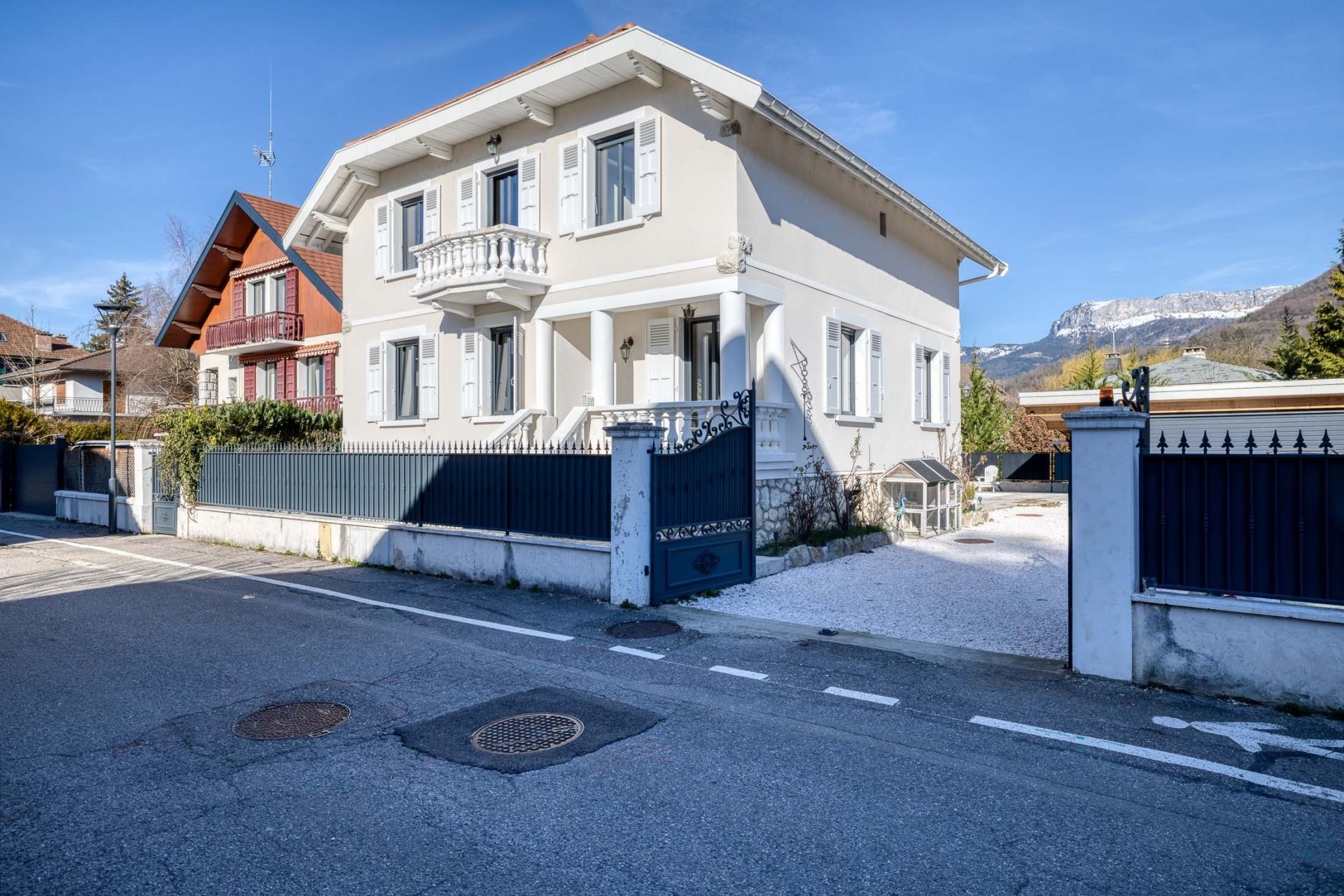 house 9 Rooms for sale on ANNECY LE VIEUX (74940)