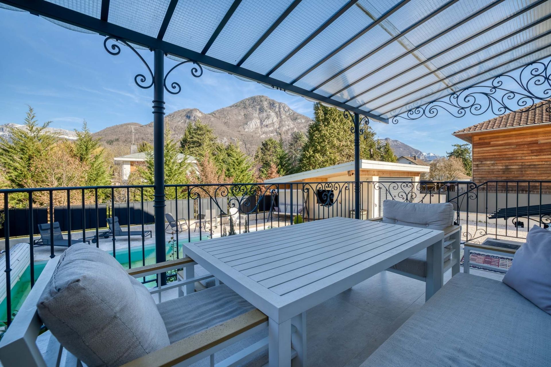 house 9 Rooms for sale on ANNECY LE VIEUX (74940)