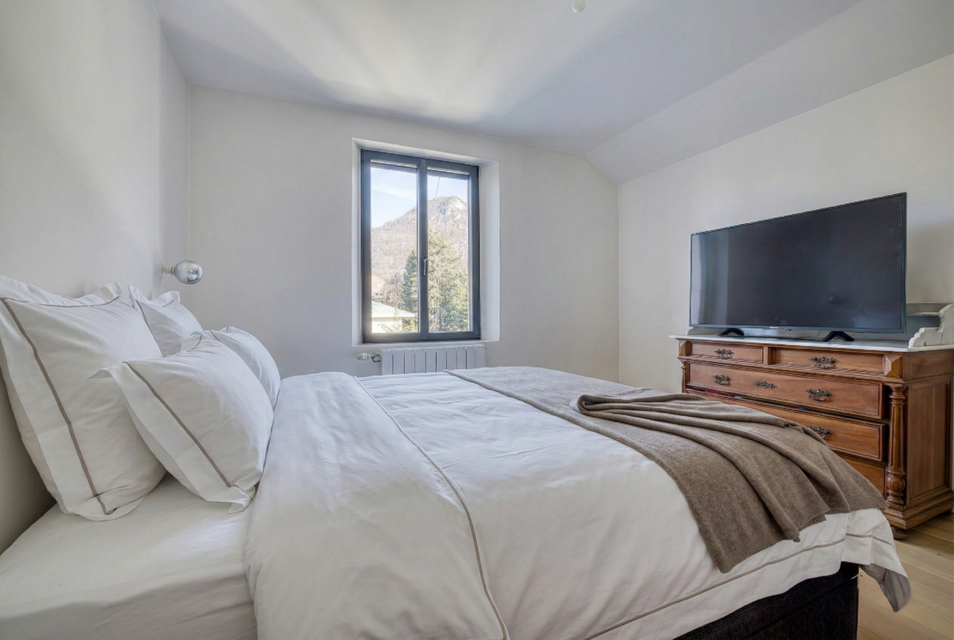 house 9 Rooms for sale on ANNECY LE VIEUX (74940)