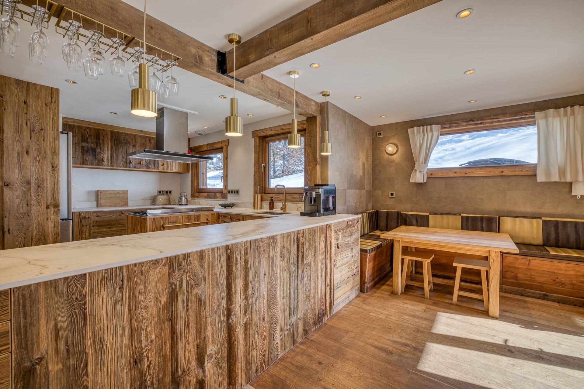 chalet 7 Rooms for sale on LA CLUSAZ (74220)