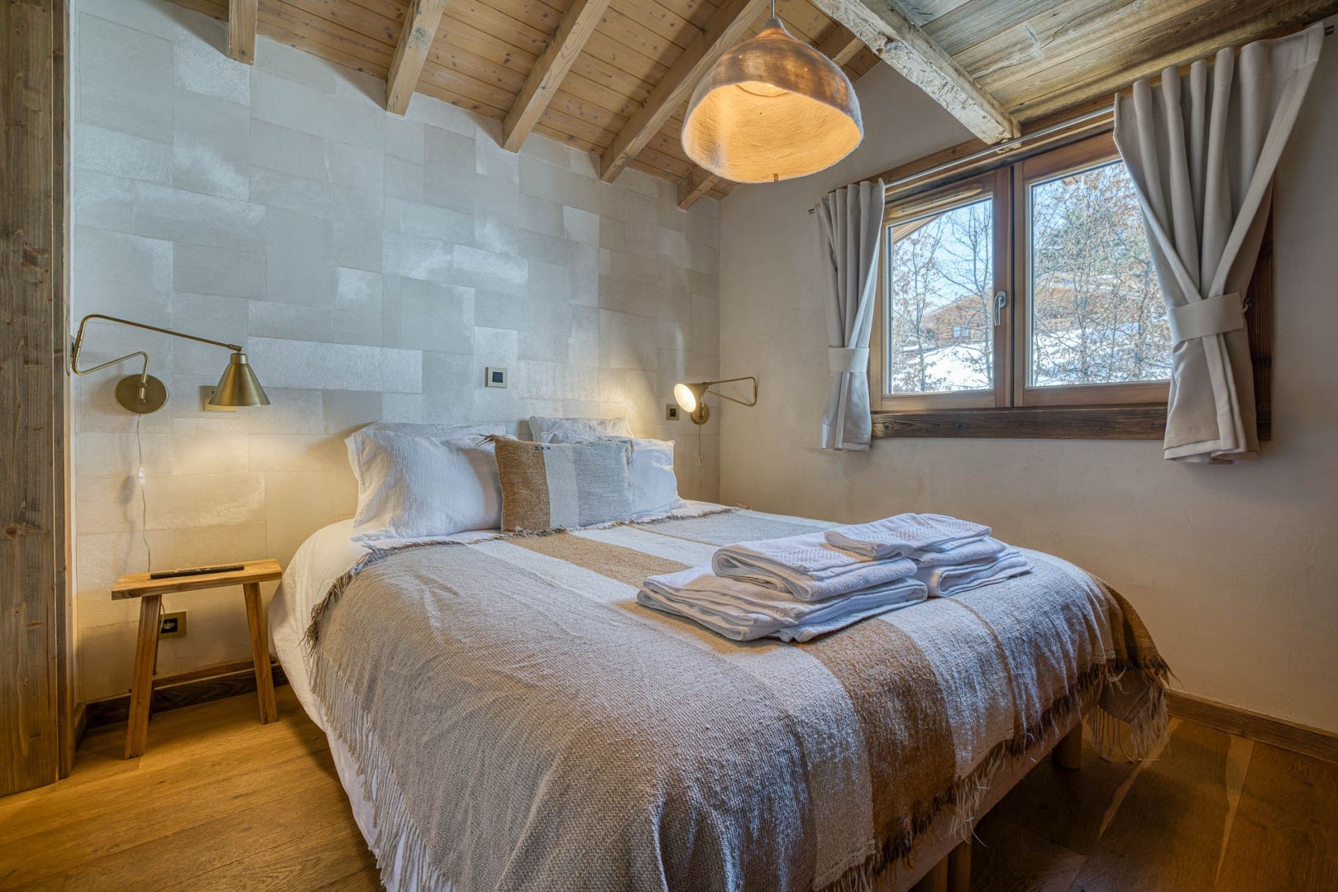 chalet 7 Rooms for sale on LA CLUSAZ (74220)