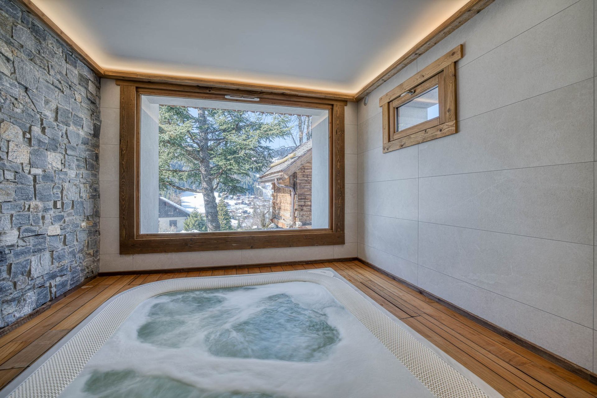 chalet 7 Rooms for sale on LA CLUSAZ (74220)