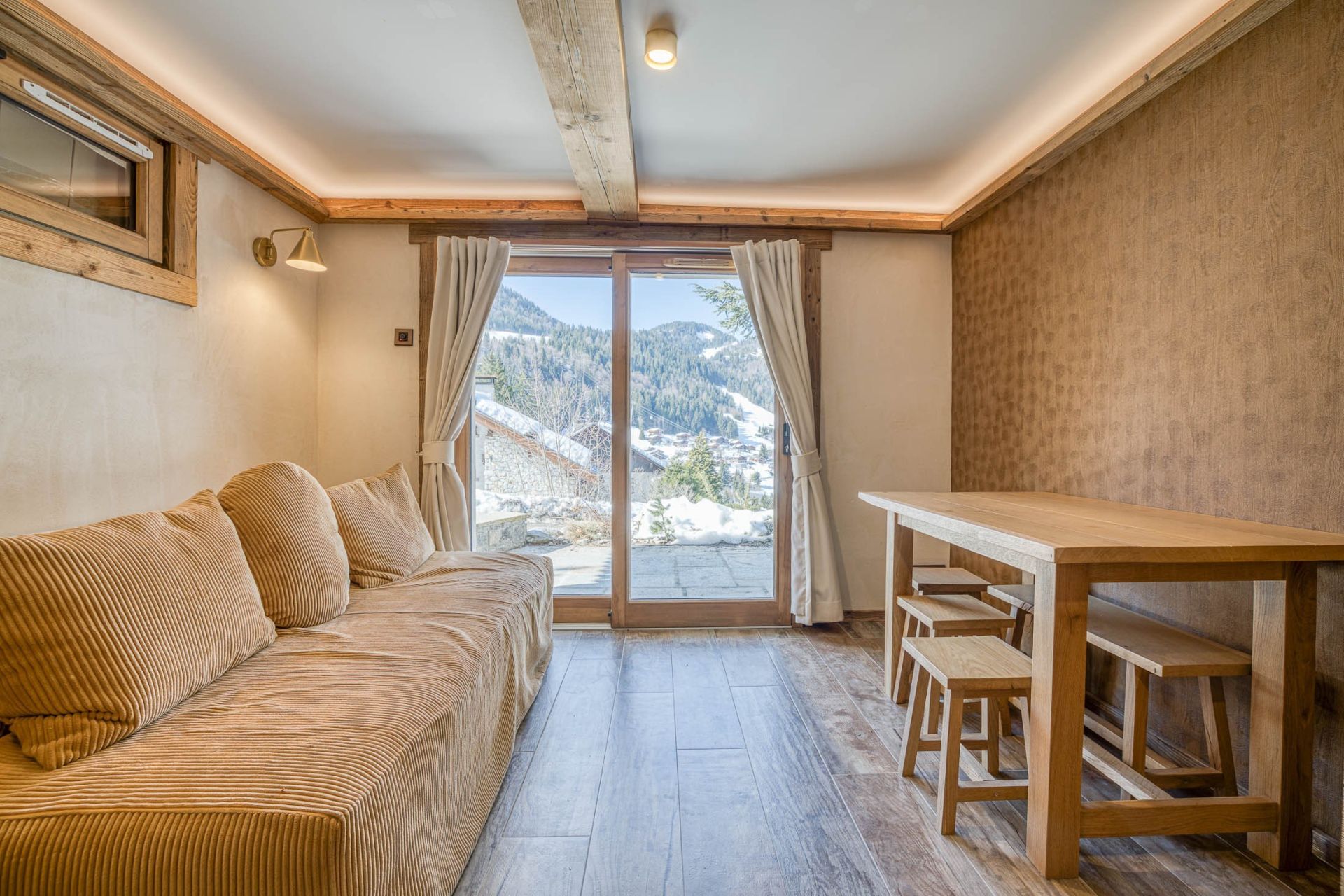 chalet 7 Rooms for sale on LA CLUSAZ (74220)