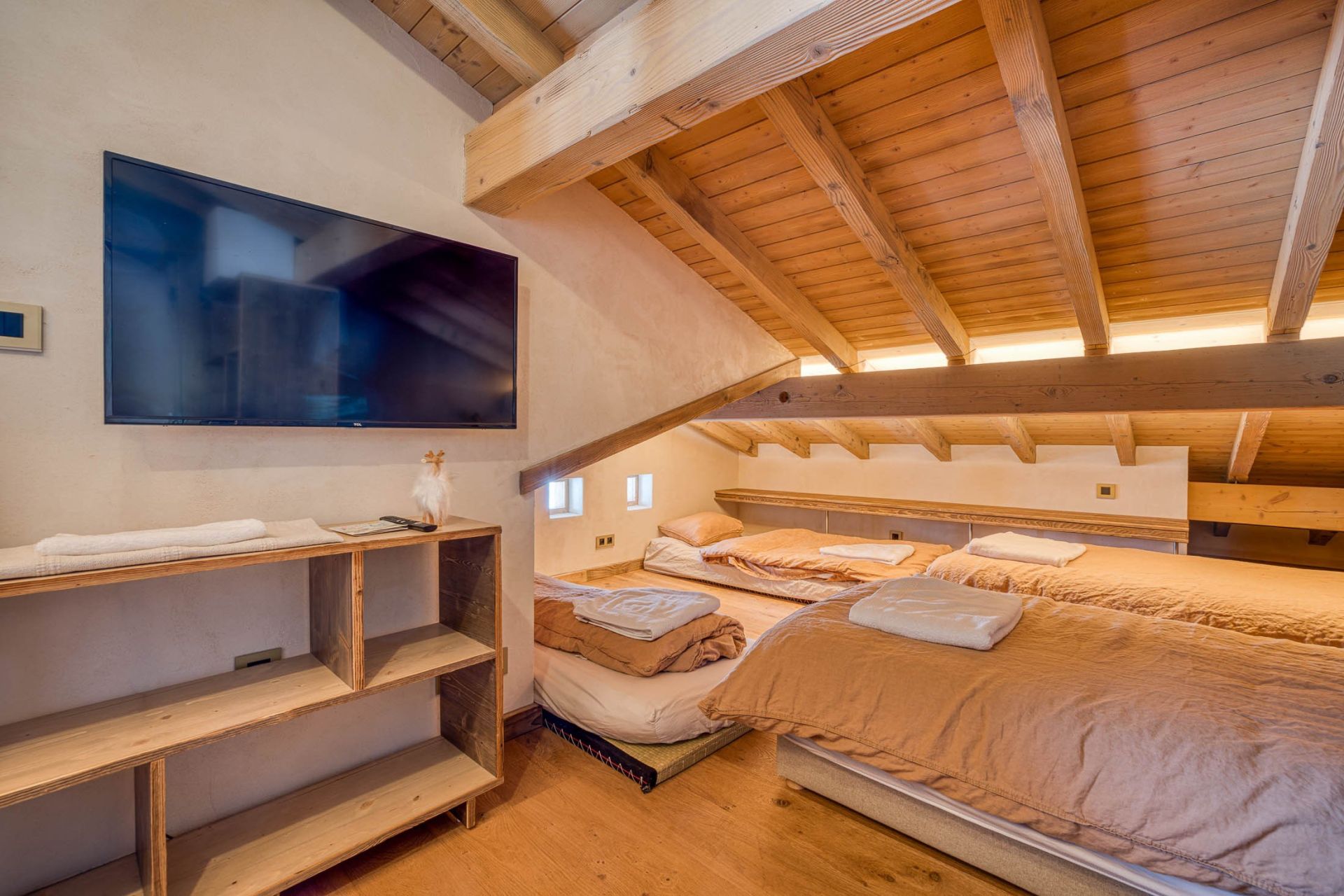 chalet 7 Rooms for sale on LA CLUSAZ (74220)
