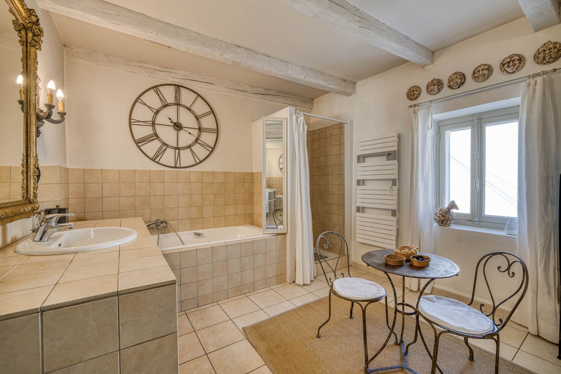 house 6 Rooms for sale on ALBENS (73410)