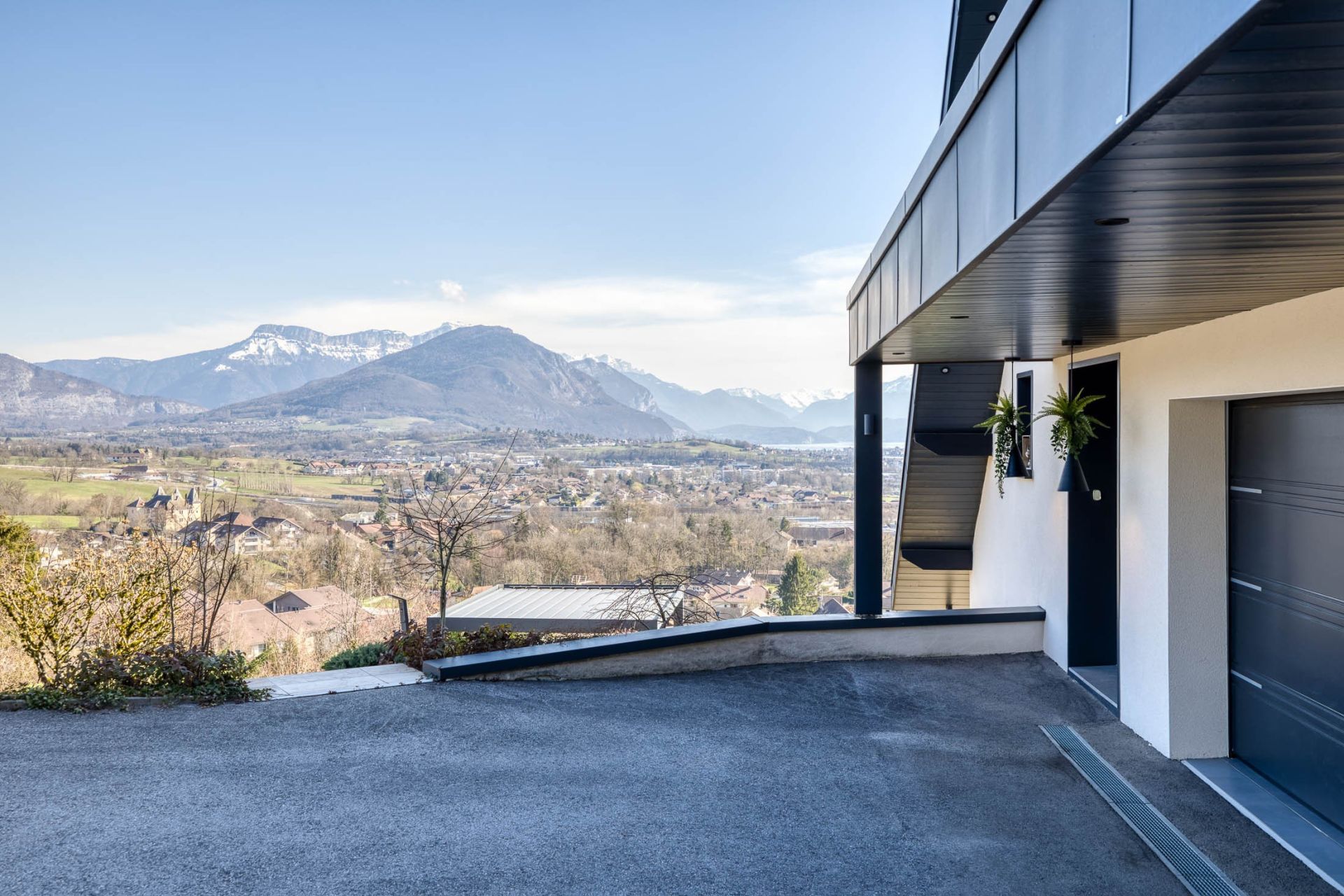 house 8 Rooms for sale on ANNECY (74370)