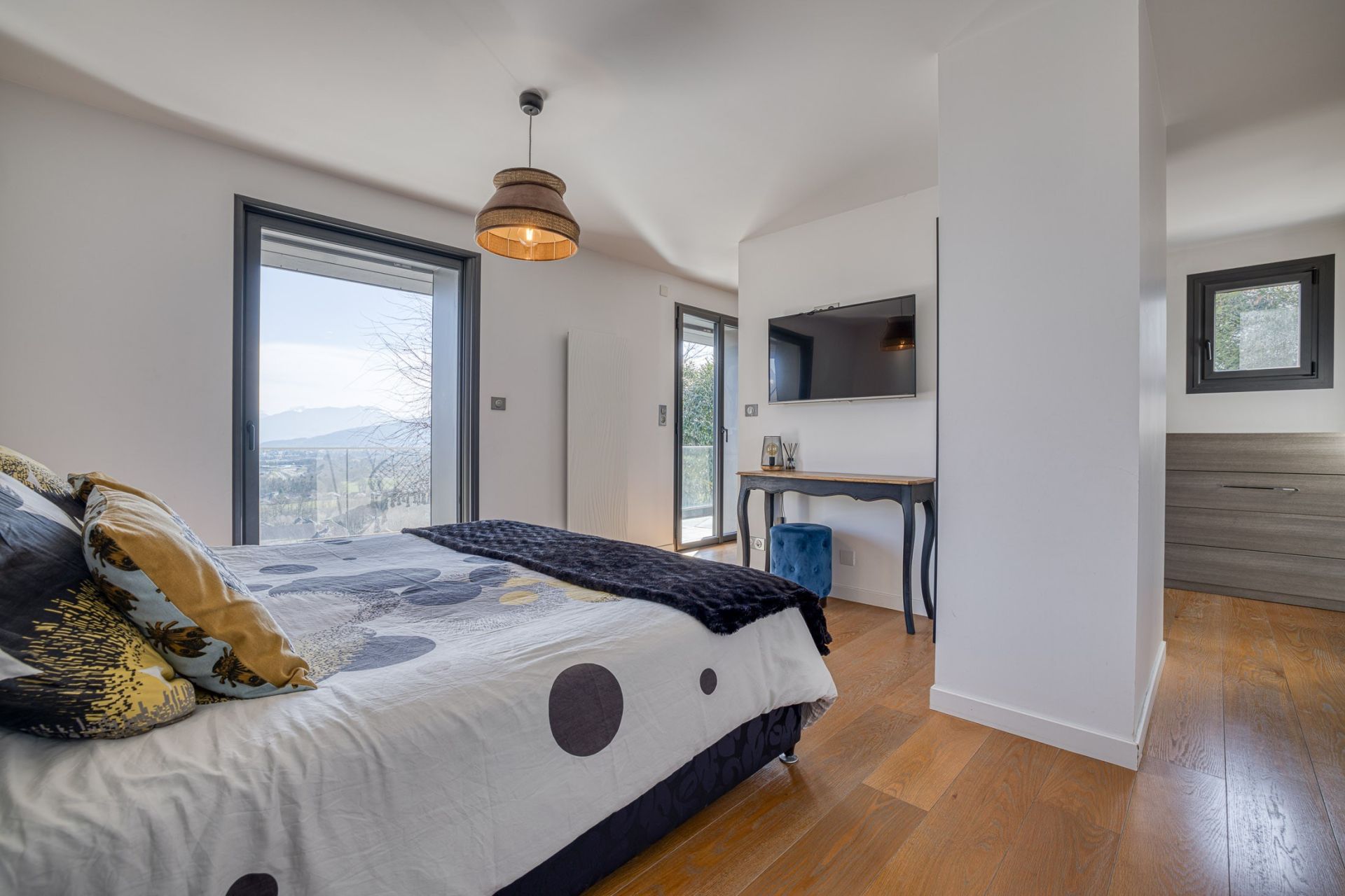 house 8 Rooms for sale on ANNECY (74370)