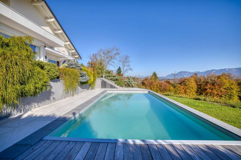 house 7 Rooms for sale on PRINGY (74370)