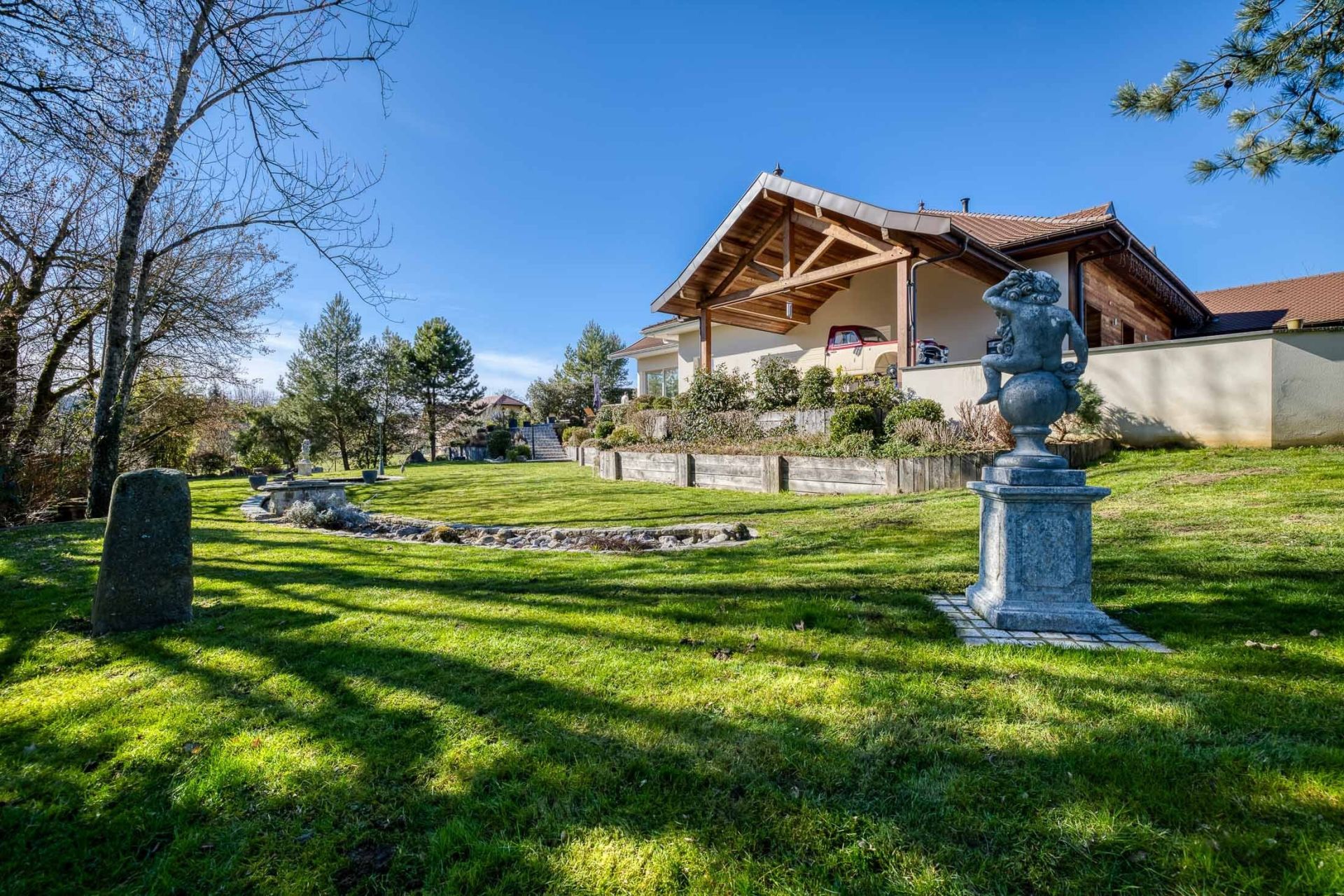 house 18 Rooms for sale on ANNECY (74000)