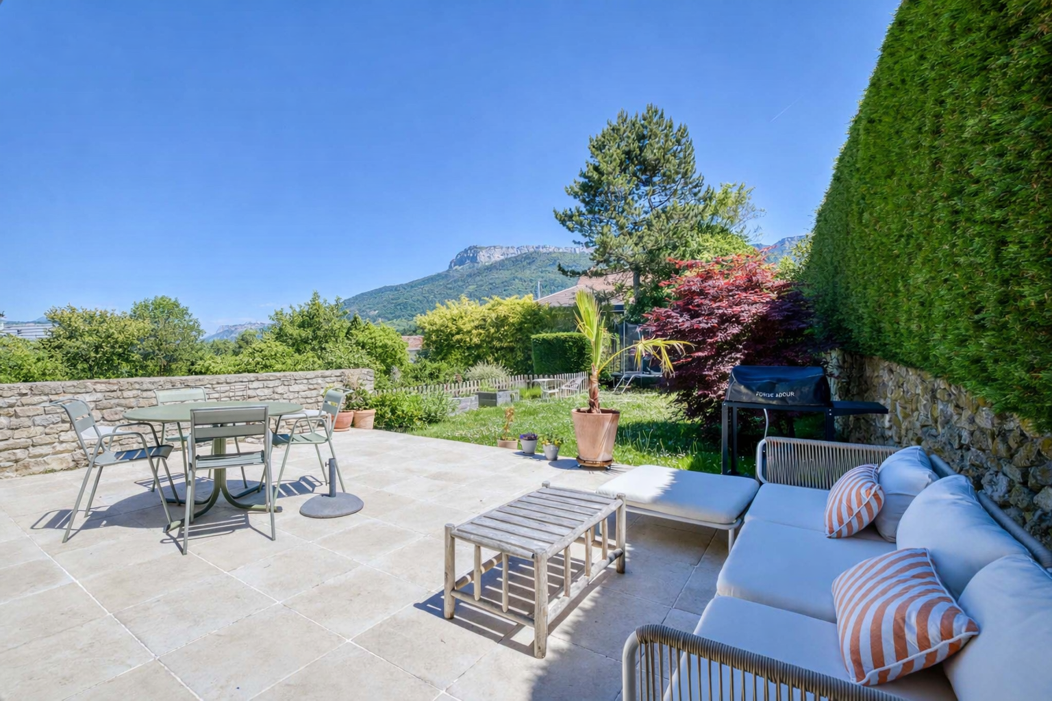 house 6 Rooms for sale on ANNECY LE VIEUX (74940)