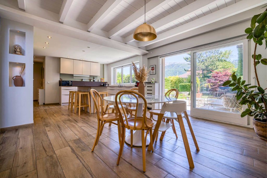 house 6 Rooms for sale on ANNECY LE VIEUX (74940)