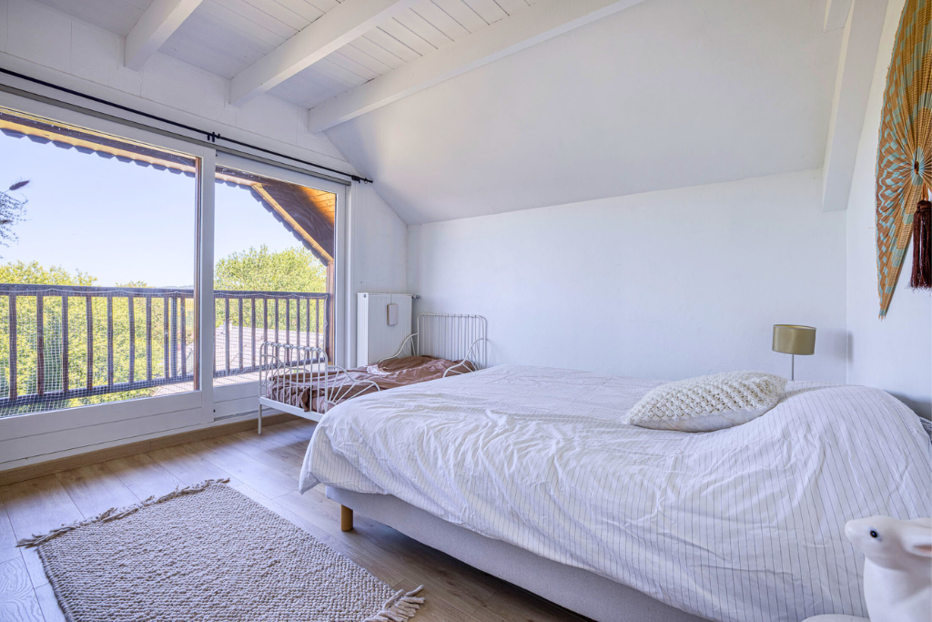 house 6 Rooms for sale on ANNECY LE VIEUX (74940)