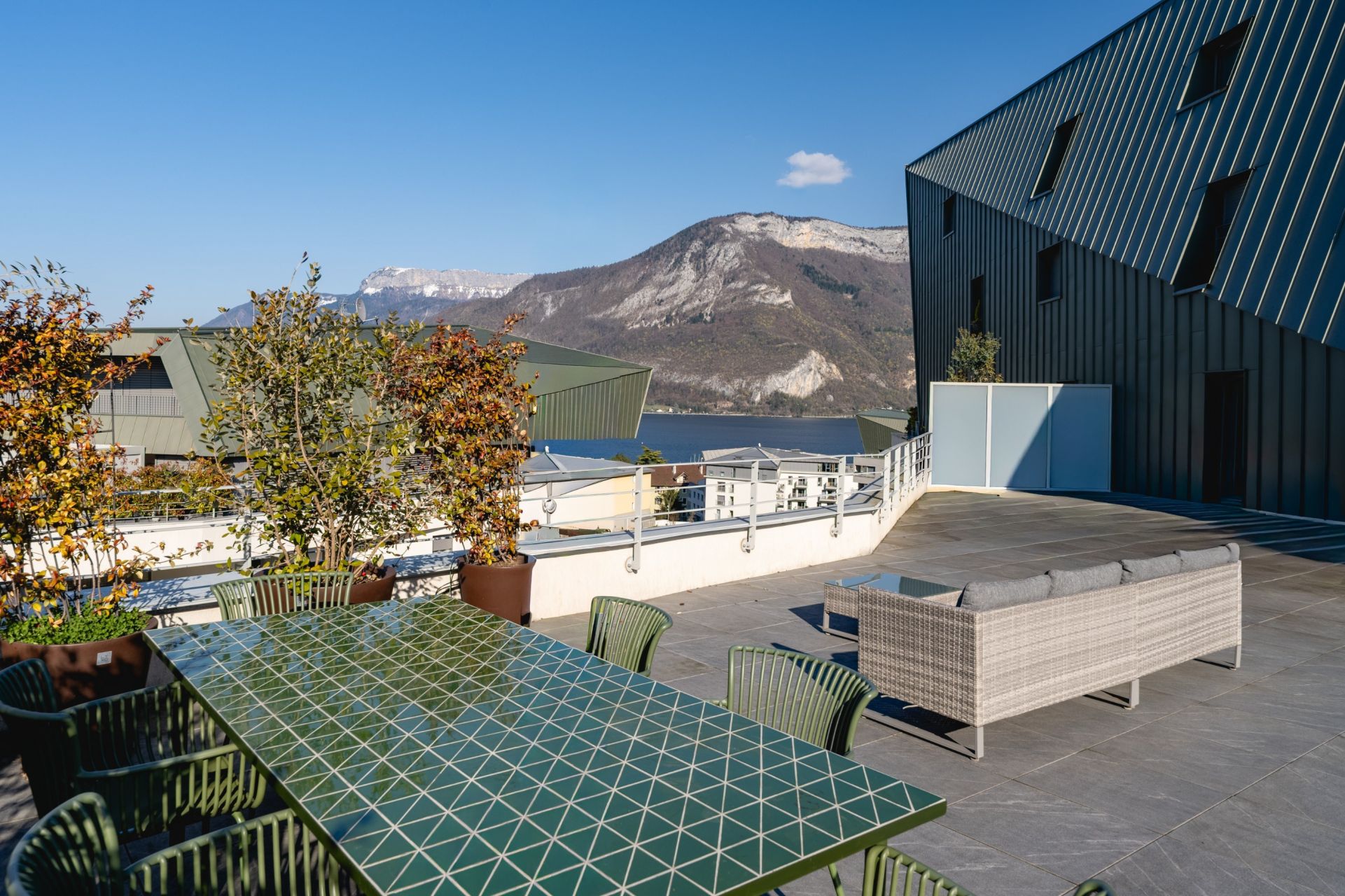 apartment 5 Rooms for sale on ANNECY (74000)