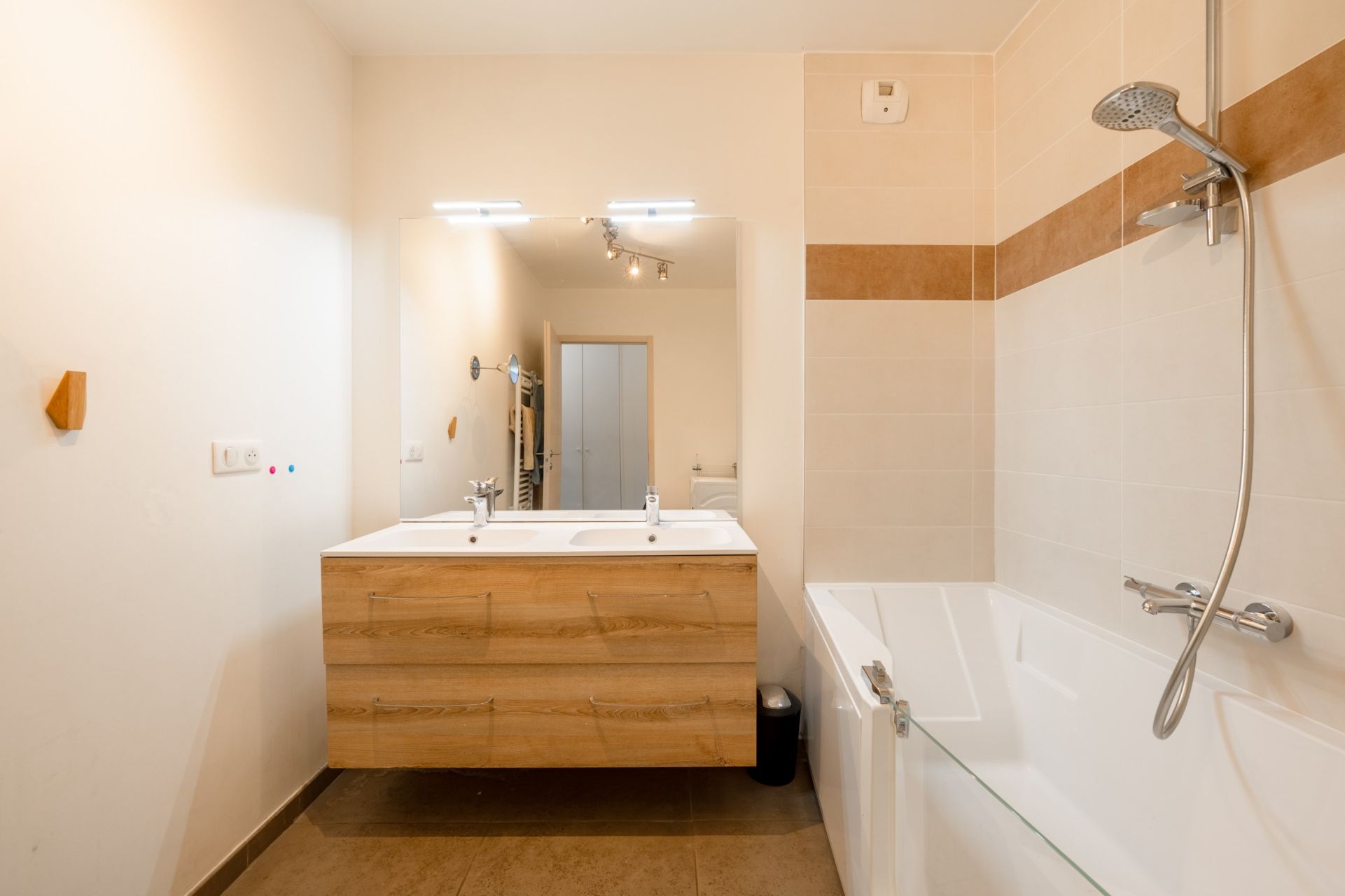 apartment 5 Rooms for sale on ANNECY (74000)