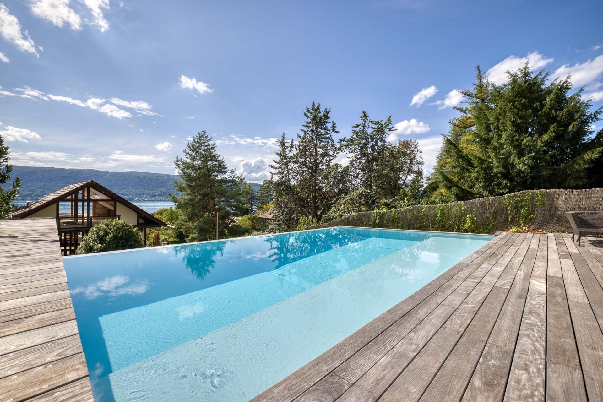 apartment 6 Rooms for sale on VEYRIER DU LAC (74290)