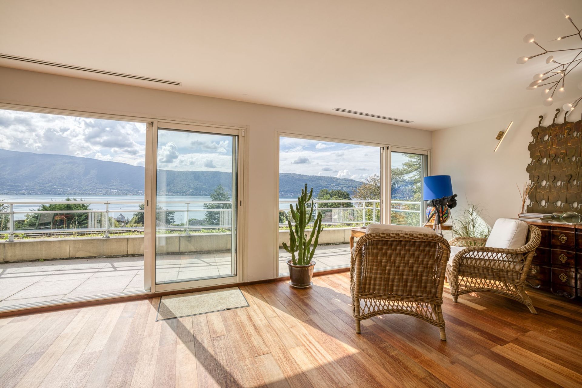 appartement 8 Pièces en vente sur VEYRIER DU LAC (74290)