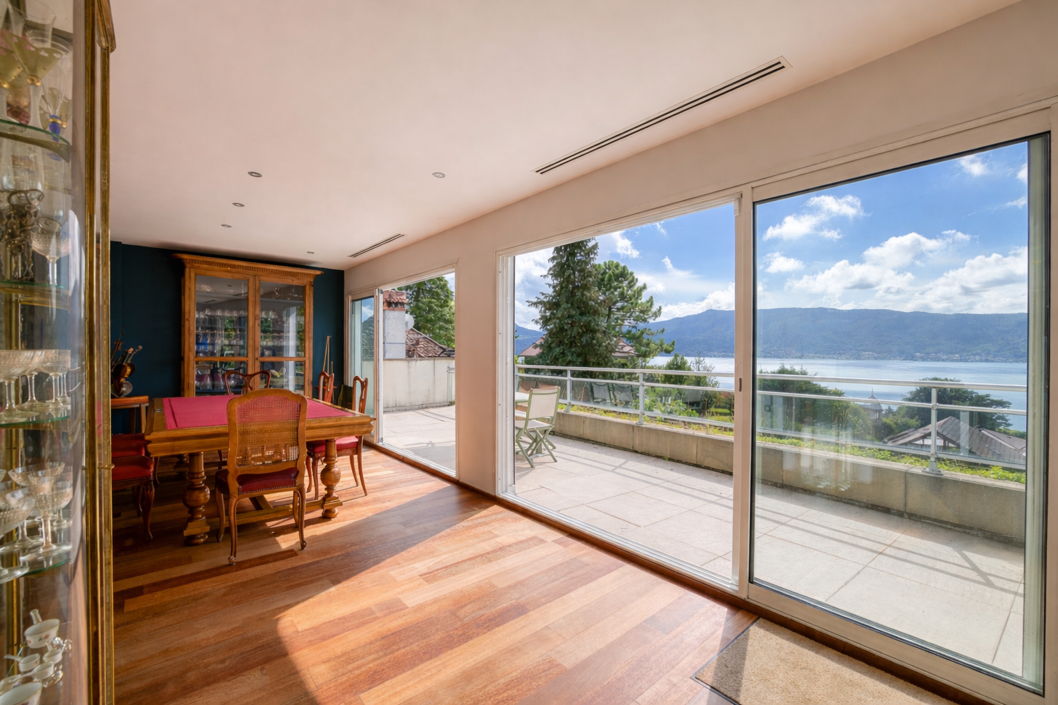 apartment 6 Rooms for sale on VEYRIER DU LAC (74290)