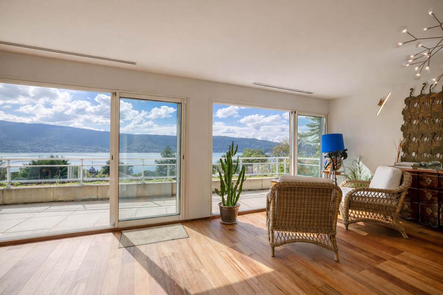 apartment 6 Rooms for sale on VEYRIER DU LAC (74290)