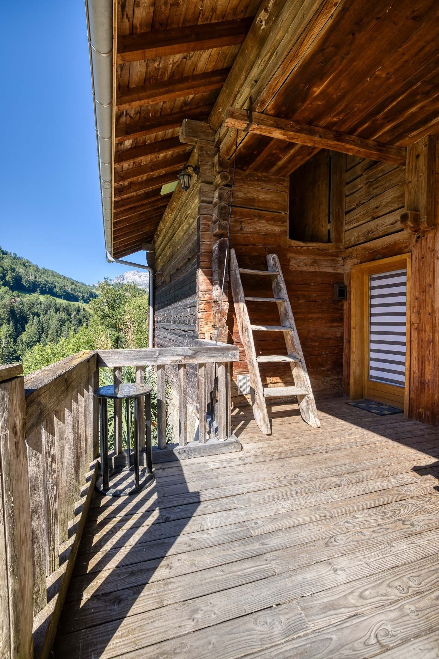 apartment 4 Rooms for sale on MANIGOD (74230)