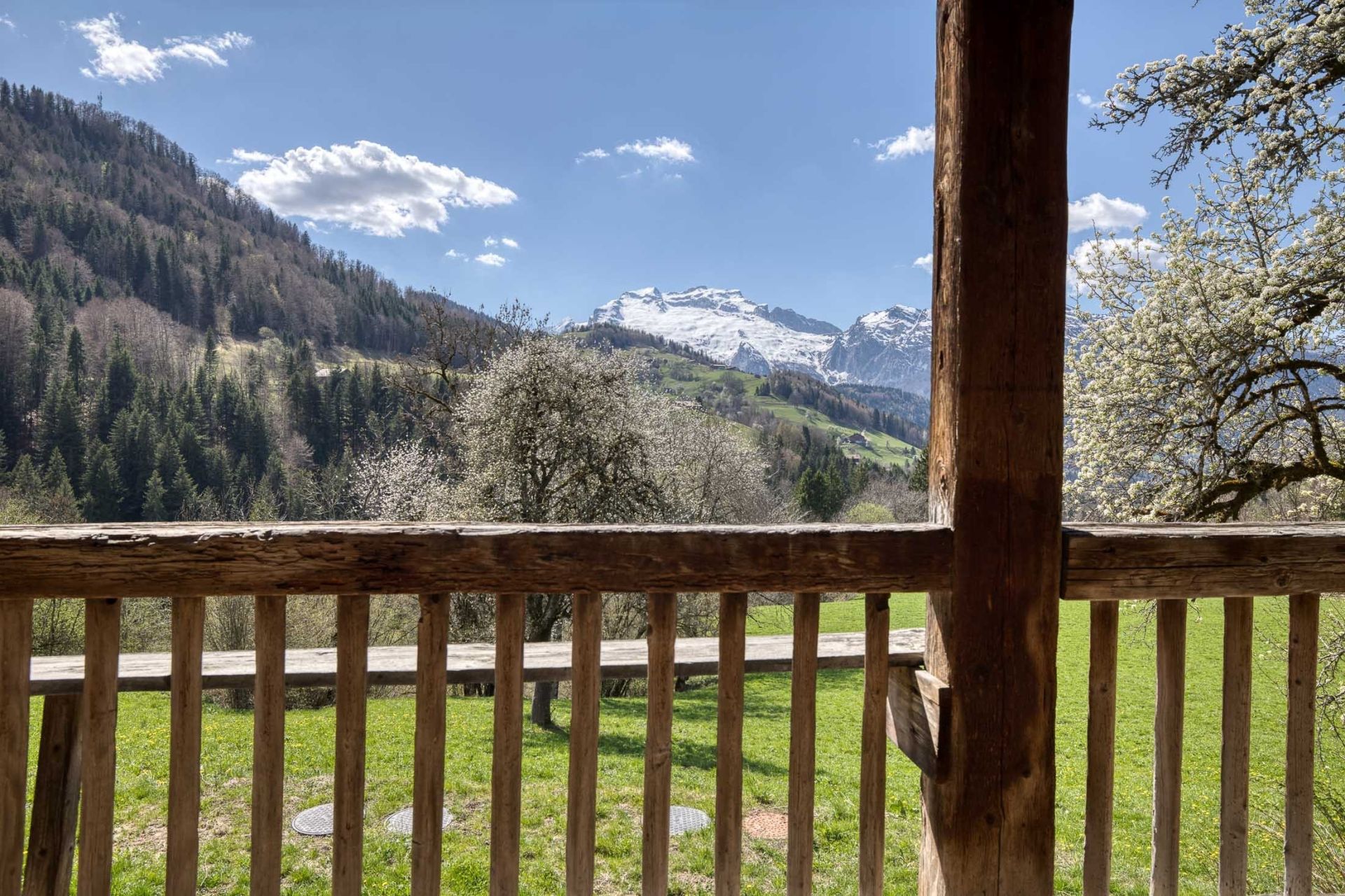 apartment 4 Rooms for sale on MANIGOD (74230)